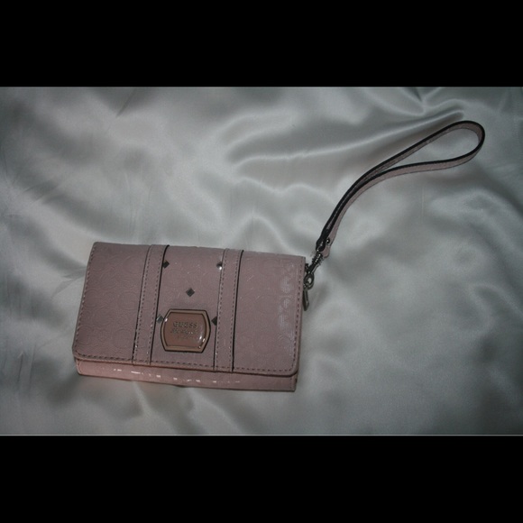 pale pink guess wallet - Picture 2 of 6